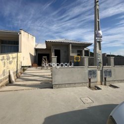 Casa com 50m², 2 quartos, 2 garagens, no bairro Forquilhas em São José