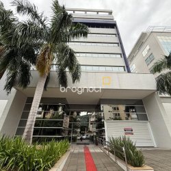 Sala com 26m², 1 garagem, no bairro Itacorubi em Florianópolis