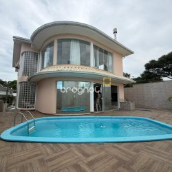 Casa com 292m², 3 quartos (sendo 1 suíte), 3 garagens, no bairro Pedra Branca em Palhoça