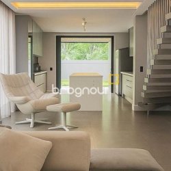 Casa com 173m², 3 quartos (sendo 3 suítes), 3 garagens, no bairro Campeche em Florianópolis