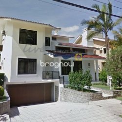 Casa com 481m², 5 quartos (sendo 5 suítes), 4 garagens, no bairro Jurerê Internacional em Florianópolis