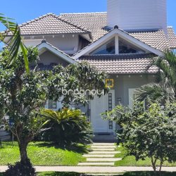 Casa com 246m², 4 quartos (sendo 3 suítes), 4 garagens, no bairro Jurerê Internacional em Florianópolis