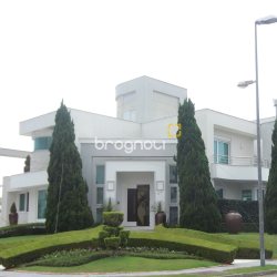 Casa com 650m², 4 quartos (sendo 4 suítes), 5 garagens, no bairro Jurerê Internacional em Florianópolis