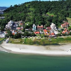 Apartamento com 105m², 3 quartos (sendo 1 suíte), 2 garagens, no bairro Canajurê em Florianópolis