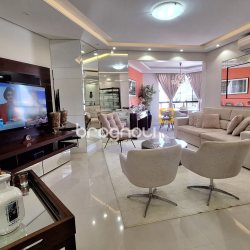 Apartamento com 128m², 3 quartos (sendo 3 suítes), 2 garagens, no bairro Jurerê Internacional em Florianópolis