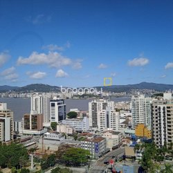 Sala com 74m², 1 garagem, no bairro Estreito em Florianópolis