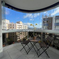 Apartamento com 87m², 3 quartos (sendo 1 suíte), 1 garagem, no bairro Itacorubi em Florianópolis
