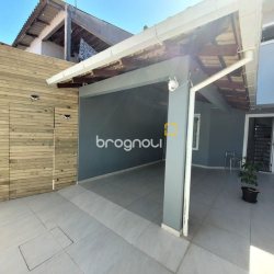 Casa com 91m², 2 quartos (sendo 2 suítes), 1 garagem, no bairro Ingleses em Florianópolis