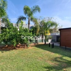 Casa de Condomínio com 105m², 2 quartos, 2 garagens, no bairro São João do Rio Vermelho em Florianópolis