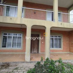 Casa com 310m², 5 quartos (sendo 2 suítes), 4 garagens, no bairro Coqueiros em Florianópolis