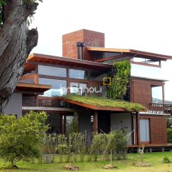 Casa com 362m², 3 quartos (sendo 1 suíte), 2 garagens, no bairro Novo Campeche em Florianópolis