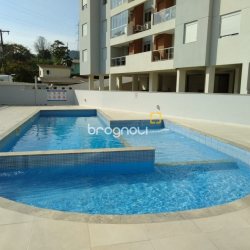 Apartamento com 79m², 3 quartos (sendo 1 suíte), 2 garagens, no bairro Forquilhinha em São José