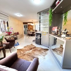 Apartamento com 128m², 3 quartos (sendo 1 suíte), 2 garagens, no bairro Centro em Florianópolis
