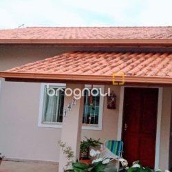 Casa com 118m², 3 quartos, 2 garagens, no bairro Ingleses do Rio Vermelho em Florianópolis