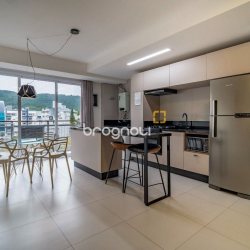 Apartamento com 80m², 2 quartos (sendo 2 suítes), 1 garagem, no bairro Jurerê em Florianópolis