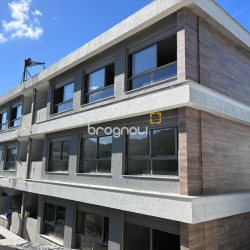 Apartamento com 76m², 2 quartos (sendo 1 suíte), 1 garagem, no bairro Cacupé em Florianópolis