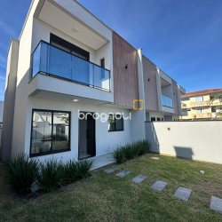 Casa com 124m², 4 quartos (sendo 2 suítes), 2 garagens, no bairro São João do Rio Vermelho em Florianópolis