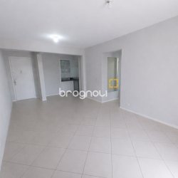 Apartamento com 73m², 2 quartos (sendo 1 suíte), 1 garagem, no bairro Carianos em Florianópolis