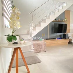Casa com 120m², 3 quartos (sendo 1 suíte), 2 garagens, no bairro São João do Rio Vermelho em Florianópolis