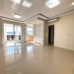 Apartamento com 86m², 3 quartos (sendo 1 suíte), 1 garagem, no bairro Trindade em Florianópolis
