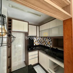 Apartamento com 58m², 2 quartos (sendo 1 suíte), 2 garagens, no bairro Pagani em Palhoça
