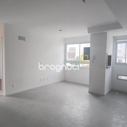Apartamento com 64m², 2 quartos (sendo 1 suíte), 1 garagem, no bairro Coqueiros em Florianópolis