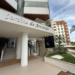 Apartamento com 109m², 4 quartos (sendo 1 suíte), 2 garagens, no bairro João Paulo em Florianópolis