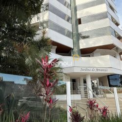 Apartamento com 109m², 4 quartos (sendo 1 suíte), 2 garagens, no bairro João Paulo em Florianópolis