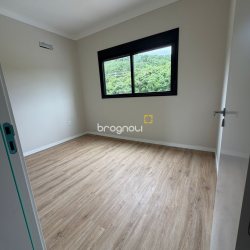 Casa com 81m², 2 quartos (sendo 2 suítes), 1 garagem, no bairro Vargem Grande em Florianópolis