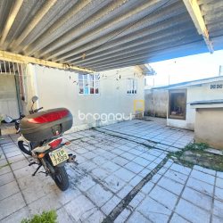 Casa com 149m², 4 quartos, 3 garagens, no bairro Barreiros em São José