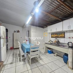 Casa com 149m², 4 quartos, 2 garagens, no bairro Barreiros em São José
