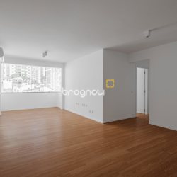 Apartamento com 96m², 3 quartos (sendo 2 suítes), 1 garagem, no bairro Centro em Florianópolis