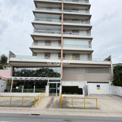 Apartamento com 120m², 3 quartos (sendo 1 suíte), 2 garagens, no bairro Pantanal em Florianópolis