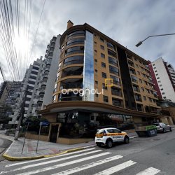Apartamento com 73m², 1 quarto, 1 garagem, no bairro Agronômica em Florianópolis