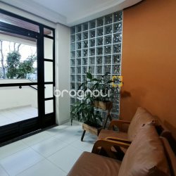 Apartamento com 69m², 2 quartos (sendo 1 suíte), 1 garagem, no bairro Coloninha em Florianópolis