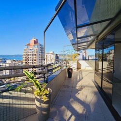 Cobertura com 169m², 3 quartos (sendo 3 suítes), 2 garagens, no bairro Balneário em Florianópolis