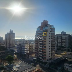 Cobertura com 169m², 3 quartos (sendo 3 suítes), 2 garagens, no bairro Balneário em Florianópolis