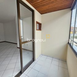 Apartamento com 87m², 3 quartos (sendo 1 suíte), 1 garagem, no bairro Barreiros em São José