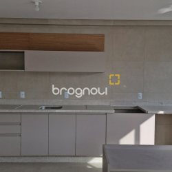 Apartamento com 36m², 1 quarto (sendo 1 suíte), 1 garagem, no bairro Centro em Florianópolis