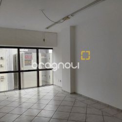 Sala com 30m², 1 garagem, no bairro Centro em Florianópolis