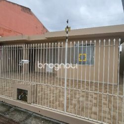 Casa com 262m², 4 quartos (sendo 1 suíte), 2 garagens, no bairro Ipiranga em São José