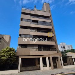 Cobertura com 327m², 5 quartos (sendo 2 suítes), 3 garagens, no bairro Trindade em Florianópolis