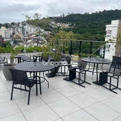 Apartamento com 43m², 1 quarto (sendo 1 suíte), 1 garagem, no bairro Trindade em Florianópolis