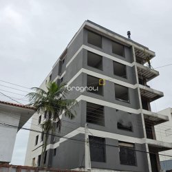 Cobertura com 190m², 3 quartos (sendo 1 suíte), 2 garagens, no bairro Centro em Palhoça