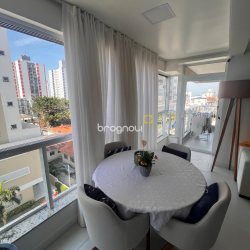 Apartamento com 113m², 2 quartos (sendo 1 suíte), 2 garagens, no bairro Kobrasol em São José