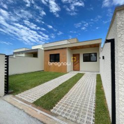 Casa com 68m², 2 quartos (sendo 1 suíte), 1 garagem, no bairro Ingleses do Rio Vermelho em Florianópolis