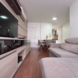 Apartamento com 77m², 3 quartos (sendo 1 suíte), 1 garagem, no bairro Agronômica em Florianópolis