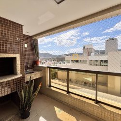 Apartamento com 76m², 2 quartos (sendo 2 suítes), 2 garagens, no bairro Trindade em Florianópolis