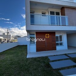 Casa com 138m², 3 quartos (sendo 1 suíte), 2 garagens, no bairro Ingleses em Florianópolis