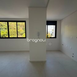 Apartamento com 59m², 2 quartos (sendo 1 suíte), 1 garagem, no bairro Coqueiros em Florianópolis